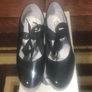 Tap shoes, black patent.
